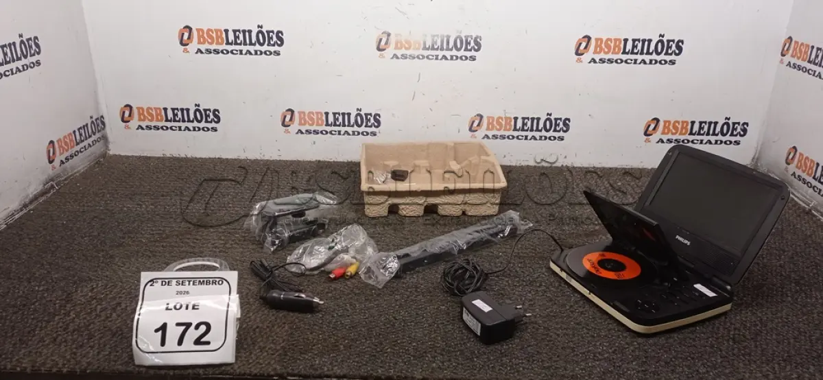 LOTE 172 - 01 DVD PORTATIL MARCA PHILIPS. (NO ESTADO) ATENÇÃO! FAZER A VISITAÇÃO ANTES DE ARREMATAR, NÃO SABEMOS SE FUNCIONA, LEILÃO NÃO TEM GARANTIA E NEM DEVOLUÇÃO, SUJEITO A POSSÍVEIS AVARIAS VISÍVEIS/OCULTAS E/OU AUSÊNCIA DE COMPONENTES.