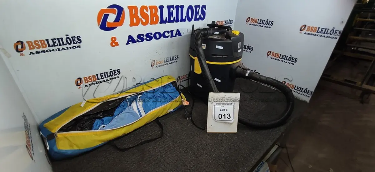 LOTE 013 - 01 ASPIRADOR DE PÓ MARCA KARCHER E 01 BARRACA PARA 06 PESSOAS DE 2,4X2,4X1,5M. (NO ESTADO) ATENÇÃO! FAZER A VISITAÇÃO ANTES DE ARREMATAR, NÃO SABEMOS SE FUNCIONA, LEILÃO NÃO TEM GARANTIA E NEM DEVOLUÇÃO, SUJEITO A POSSÍVEIS AVARIAS VISÍVEIS/OCULTAS E/OU AUSÊNCIA DE COMPONENTES.