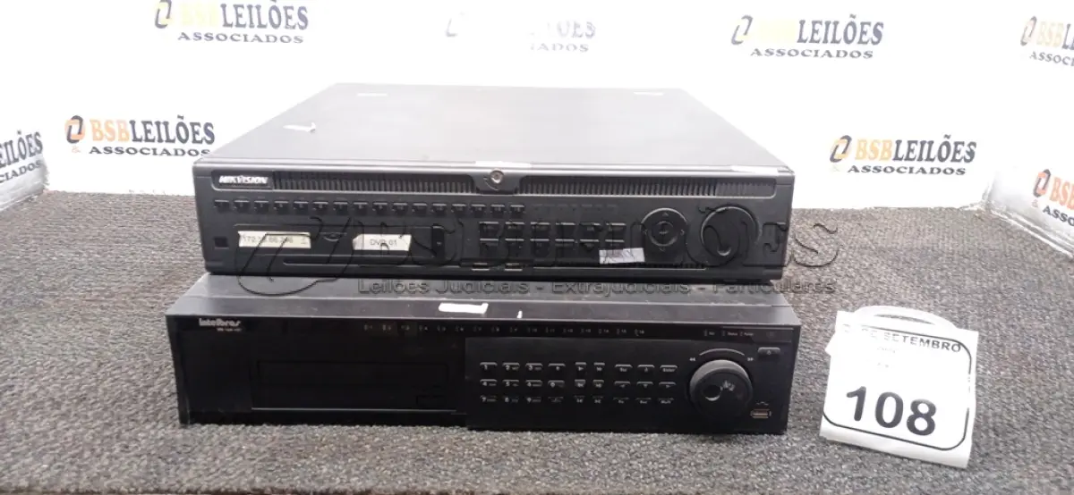 LOTE 108 - 02 APARELHOS DVR MARCAS HIKVISION E INTELBRAS. (NO ESTADO) ATENÇÃO! FAZER A VISITAÇÃO ANTES DE ARREMATAR, NÃO SABEMOS SE FUNCIONA, LEILÃO NÃO TEM GARANTIA E NEM DEVOLUÇÃO, SUJEITO A POSSÍVEIS AVARIAS VISÍVEIS/OCULTAS E/OU AUSÊNCIA DE COMPONENTES.
