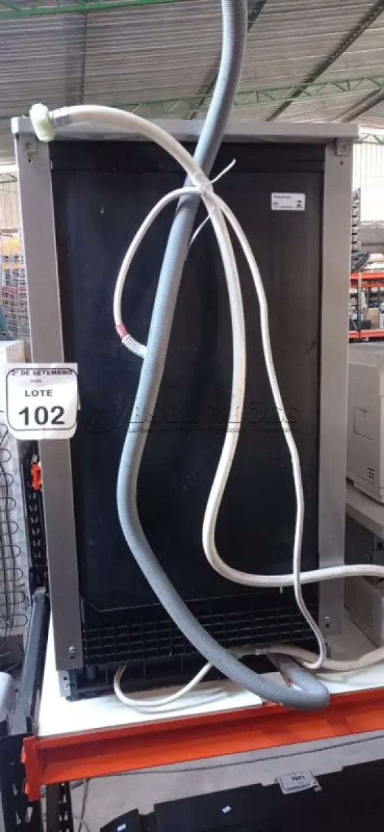 LOTE 102 - 01 LAVA LOUÇA MARCA ELECTROLUX. (NO ESTADO) ATENÇÃO! FAZER A VISITAÇÃO ANTES DE ARREMATAR, NÃO SABEMOS SE FUNCIONA, LEILÃO NÃO TEM GARANTIA E NEM DEVOLUÇÃO, SUJEITO A POSSÍVEIS AVARIAS VISÍVEIS/OCULTAS E/OU AUSÊNCIA DE COMPONENTES.