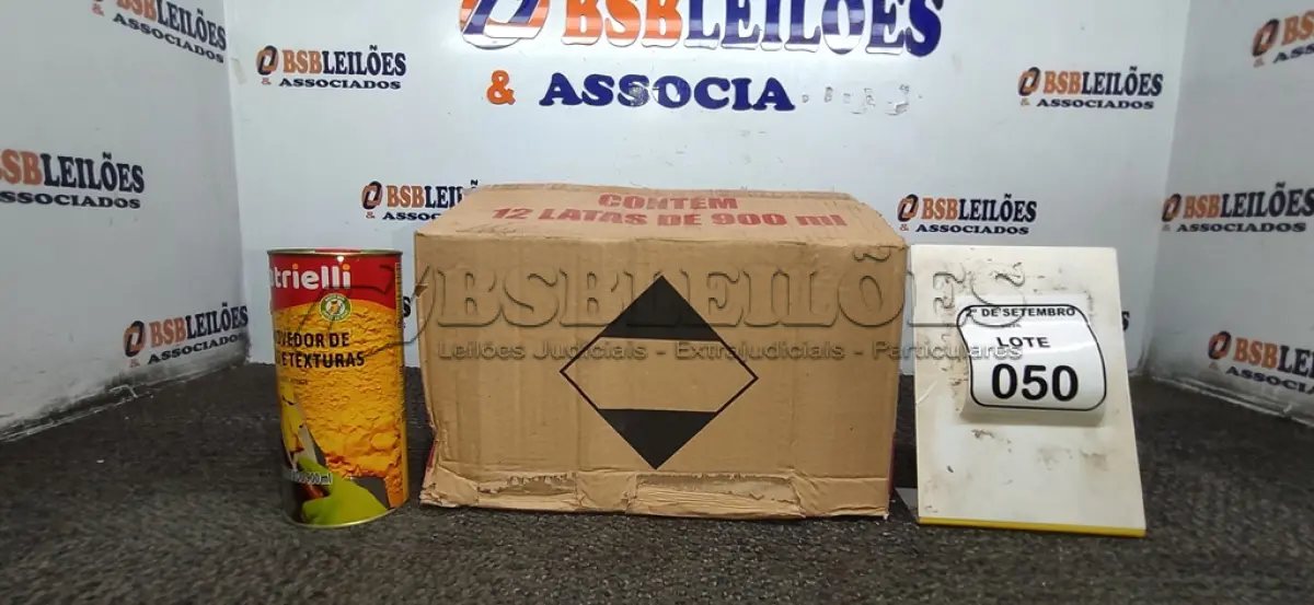 LOTE 050 - 12 LATAS DE REMOVEDORES DE TINTAS E TEXTURAS DE 900ML CADA. (NO ESTADO) ATENÇÃO! FAZER A VISITAÇÃO ANTES DE ARREMATAR, NÃO SABEMOS SE FUNCIONA, LEILÃO NÃO TEM GARANTIA E NEM DEVOLUÇÃO, SUJEITO A POSSÍVEIS AVARIAS VISÍVEIS/OCULTAS E/OU AUSÊNCIA DE COMPONENTES.