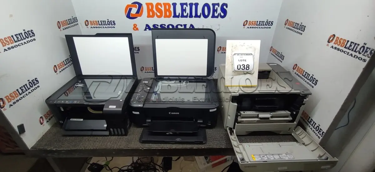LOTE 038 - 03 IMPRESSORAS DE MARCAS E MODELOS DIVERSOS. (NO ESTADO) ATENÇÃO! FAZER A VISITAÇÃO ANTES DE ARREMATAR, NÃO SABEMOS SE FUNCIONA, LEILÃO NÃO TEM GARANTIA E NEM DEVOLUÇÃO, SUJEITO A POSSÍVEIS AVARIAS VISÍVEIS/OCULTAS E/OU AUSÊNCIA DE COMPONENTES.