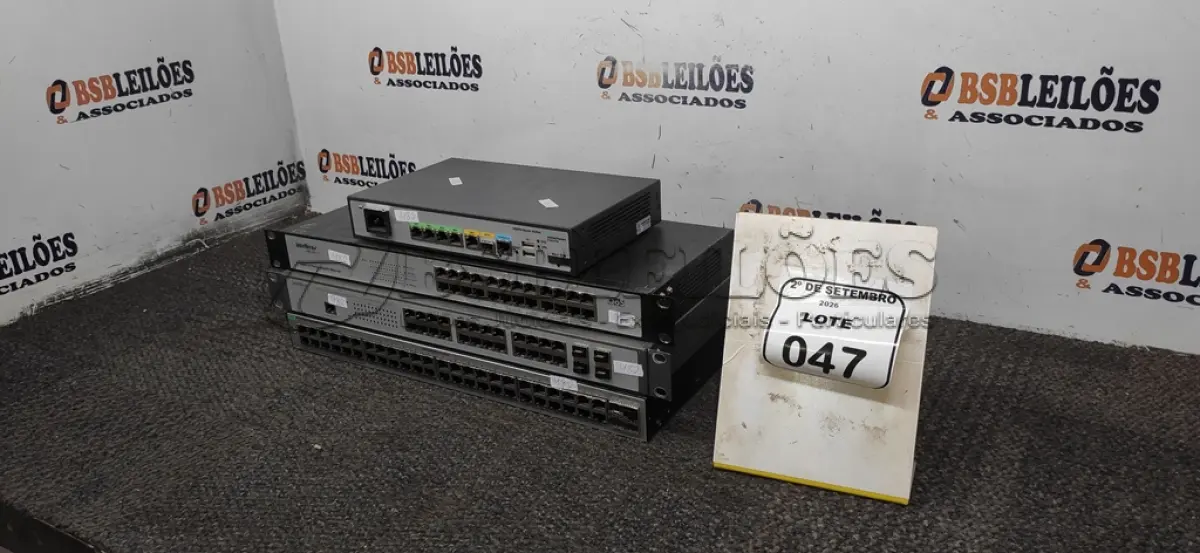 LOTE 047 - 01 ROTEADOR MODELO MSR954 JH296A E 03 SWITCHS DE MARCAS E MODELOS DIVERSOS. (NO ESTADO) ATENÇÃO! FAZER A VISITAÇÃO ANTES DE ARREMATAR, NÃO SABEMOS SE FUNCIONA, LEILÃO NÃO TEM GARANTIA E NEM DEVOLUÇÃO, SUJEITO A POSSÍVEIS AVARIAS VISÍVEIS/OCULTAS E/OU AUSÊNCIA DE COMPONENTES.