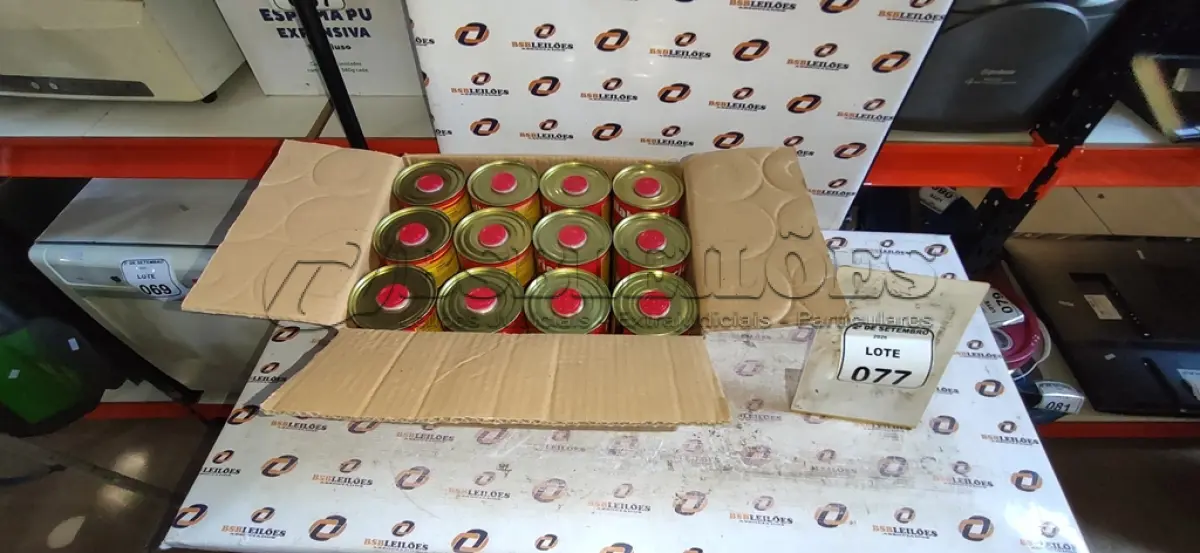 LOTE 077 - 12 LATAS DE REMOVEDORES DE TINTAS E TEXTURAS DE 900ML CADA. (NO ESTADO) ATENÇÃO! FAZER A VISITAÇÃO ANTES DE ARREMATAR, NÃO SABEMOS SE FUNCIONA, LEILÃO NÃO TEM GARANTIA E NEM DEVOLUÇÃO, SUJEITO A POSSÍVEIS AVARIAS VISÍVEIS/OCULTAS E/OU AUSÊNCIA DE COMPONENTES.