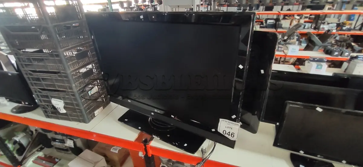 LOTE 046 - 01 TV 42’’ MARCA LG E 01 TV 40’’ MARCA PHILIPS. (NO ESTADO) ATENÇÃO! FAZER A VISITAÇÃO ANTES DE ARREMATAR, NÃO SABEMOS SE FUNCIONA, LEILÃO NÃO TEM GARANTIA E NEM DEVOLUÇÃO, SUJEITO A POSSÍVEIS AVARIAS VISÍVEIS/OCULTAS E/OU AUSÊNCIA DE COMPONENTES.