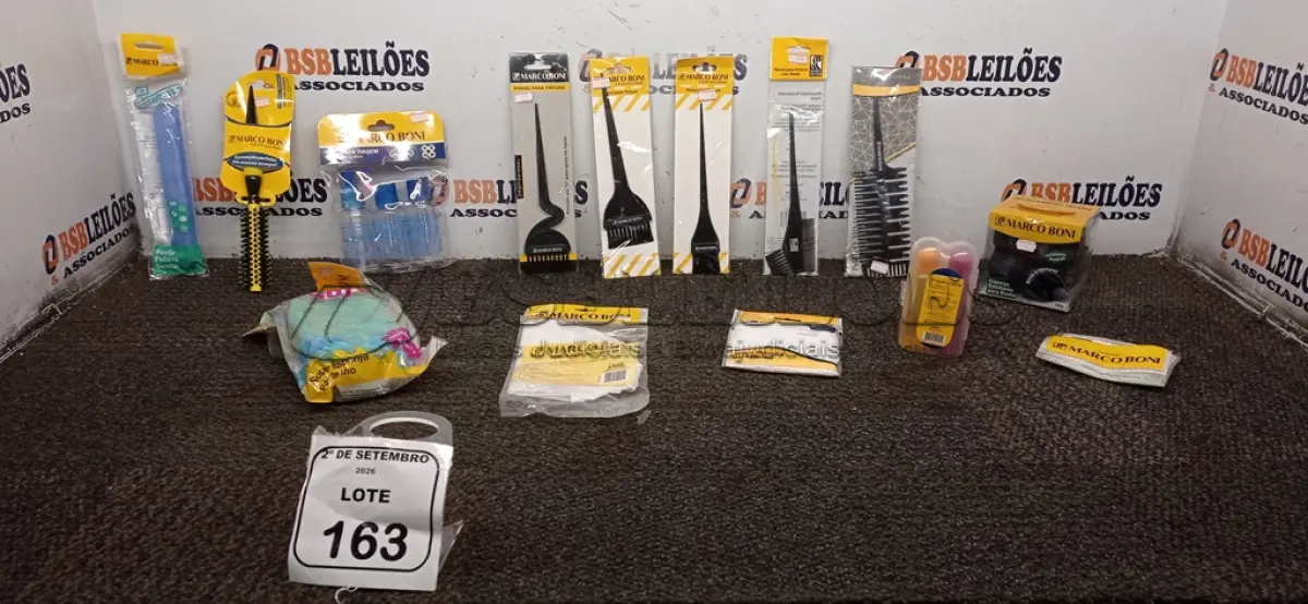 LOTE 163 - 01 LOTE COM UTENSÍLIOS DE HIGIENE E CUIDADOS PESSOAIS DIVERSOS. (NO ESTADO) ATENÇÃO! FAZER A VISITAÇÃO ANTES DE ARREMATAR, NÃO SABEMOS SE FUNCIONA, LEILÃO NÃO TEM GARANTIA E NEM DEVOLUÇÃO, SUJEITO A POSSÍVEIS AVARIAS VISÍVEIS/OCULTAS E/OU AUSÊNCIA DE COMPONENTES.