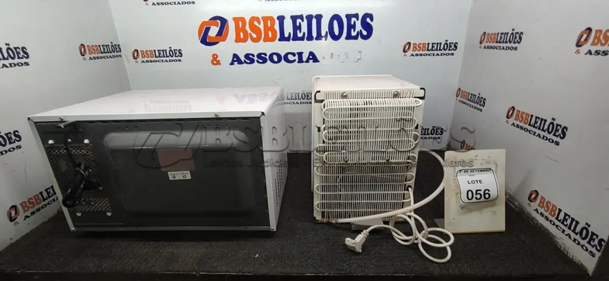 LOTE 056 - 01 MICRO-ONDAS MARCA PANASONIC E 01 PURIFICADOR DE ÁGUA MARCA EVEREST. (NO ESTADO) ATENÇÃO! FAZER A VISITAÇÃO ANTES DE ARREMATAR, NÃO SABEMOS SE FUNCIONA, LEILÃO NÃO TEM GARANTIA E NEM DEVOLUÇÃO, SUJEITO A POSSÍVEIS AVARIAS VISÍVEIS/OCULTAS E/OU AUSÊNCIA DE COMPONENTES.