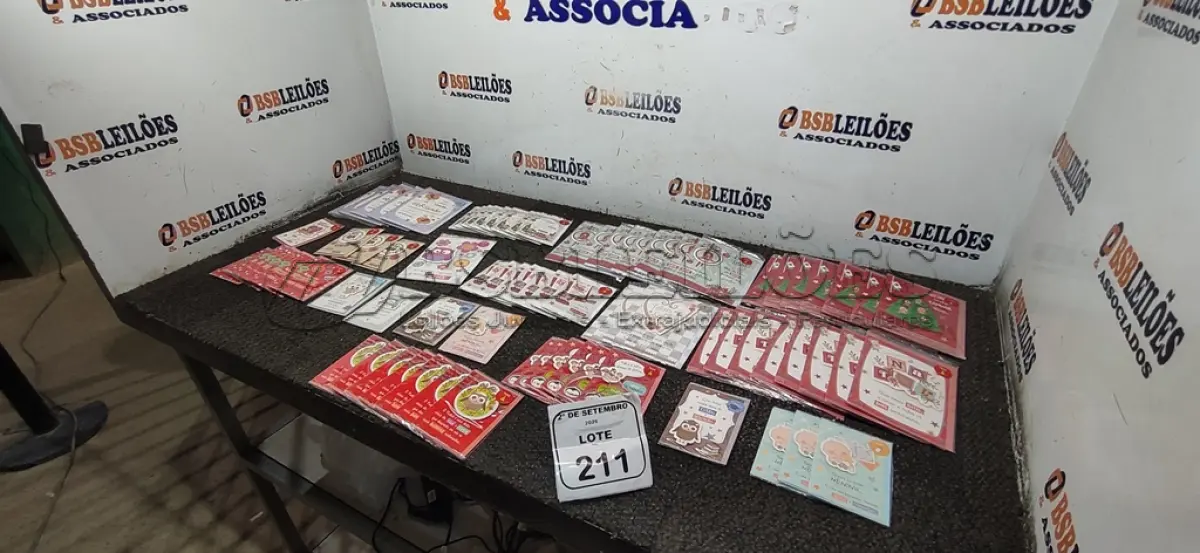 LOTE 211 - 01 LOTE COM GRANDE QUANTIDADE DE CARTÕES DE MENSAGEM. (NO ESTADO) ATENÇÃO! FAZER A VISITAÇÃO ANTES DE ARREMATAR, NÃO SABEMOS SE FUNCIONA, LEILÃO NÃO TEM GARANTIA E NEM DEVOLUÇÃO, SUJEITO A POSSÍVEIS AVARIAS VISÍVEIS/OCULTAS E/OU AUSÊNCIA DE COMPONENTES.