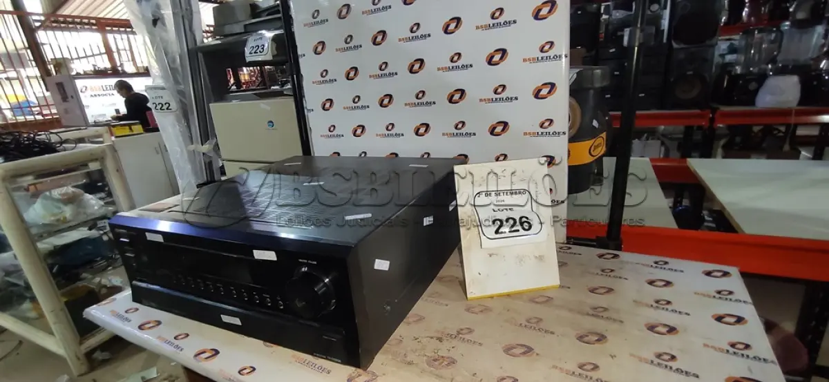 LOTE 226 - 01 RECEIVER MODELO TX-DS898 MARCA ONKYO. (NO ESTADO) ATENÇÃO! FAZER A VISITAÇÃO ANTES DE ARREMATAR, NÃO SABEMOS SE FUNCIONA, LEILÃO NÃO TEM GARANTIA E NEM DEVOLUÇÃO, SUJEITO A POSSÍVEIS AVARIAS VISÍVEIS/OCULTAS E/OU AUSÊNCIA DE COMPONENTES.