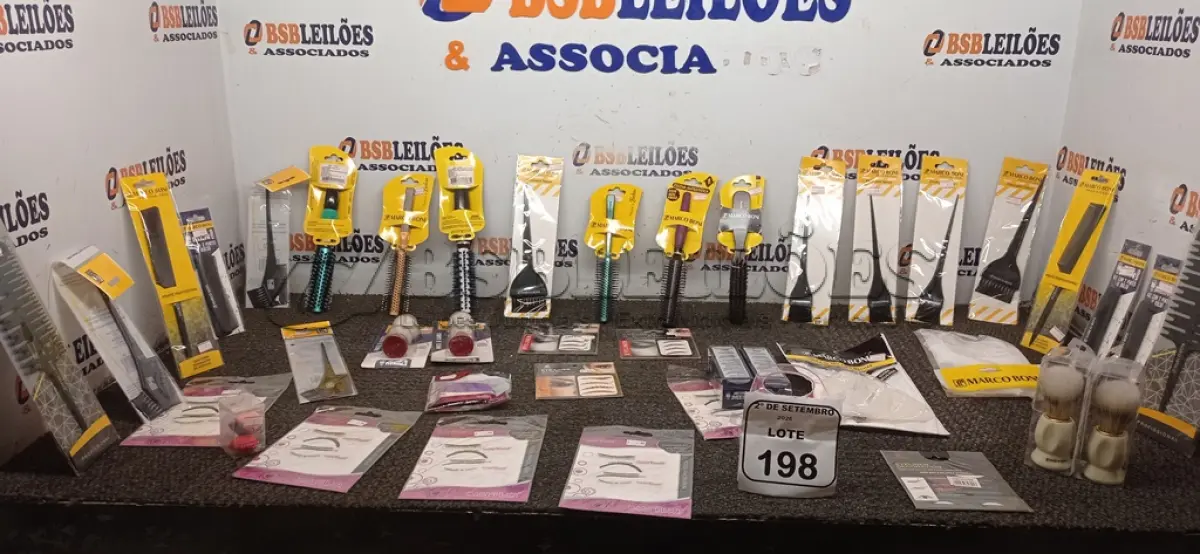 LOTE 198 - 01 LOTE COM UTENSÍLIOS DE HIGIENE E CUIDADOS PESSOAIS DIVERSOS. (NO ESTADO) ATENÇÃO! FAZER A VISITAÇÃO ANTES DE ARREMATAR, NÃO SABEMOS SE FUNCIONA, LEILÃO NÃO TEM GARANTIA E NEM DEVOLUÇÃO, SUJEITO A POSSÍVEIS AVARIAS VISÍVEIS/OCULTAS E/OU AUSÊNCIA DE COMPONENTES.
