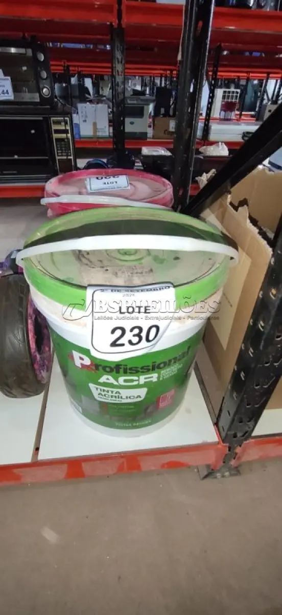 LOTE 230 - 01 BALDE DE TINTA ACRÍLICA NA COR PÊSSEGO FOSCO DE 18L MARCA PROFISSIONAL ACR. (NO ESTADO) ATENÇÃO! FAZER A VISITAÇÃO ANTES DE ARREMATAR, NÃO SABEMOS SE FUNCIONA, LEILÃO NÃO TEM GARANTIA E NEM DEVOLUÇÃO, SUJEITO A POSSÍVEIS AVARIAS VISÍVEIS/OCULTAS E/OU AUSÊNCIA DE COMPONENTES.