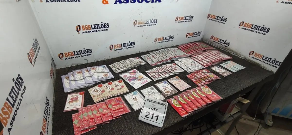 LOTE 211 - 01 LOTE COM GRANDE QUANTIDADE DE CARTÕES DE MENSAGEM. (NO ESTADO) ATENÇÃO! FAZER A VISITAÇÃO ANTES DE ARREMATAR, NÃO SABEMOS SE FUNCIONA, LEILÃO NÃO TEM GARANTIA E NEM DEVOLUÇÃO, SUJEITO A POSSÍVEIS AVARIAS VISÍVEIS/OCULTAS E/OU AUSÊNCIA DE COMPONENTES.