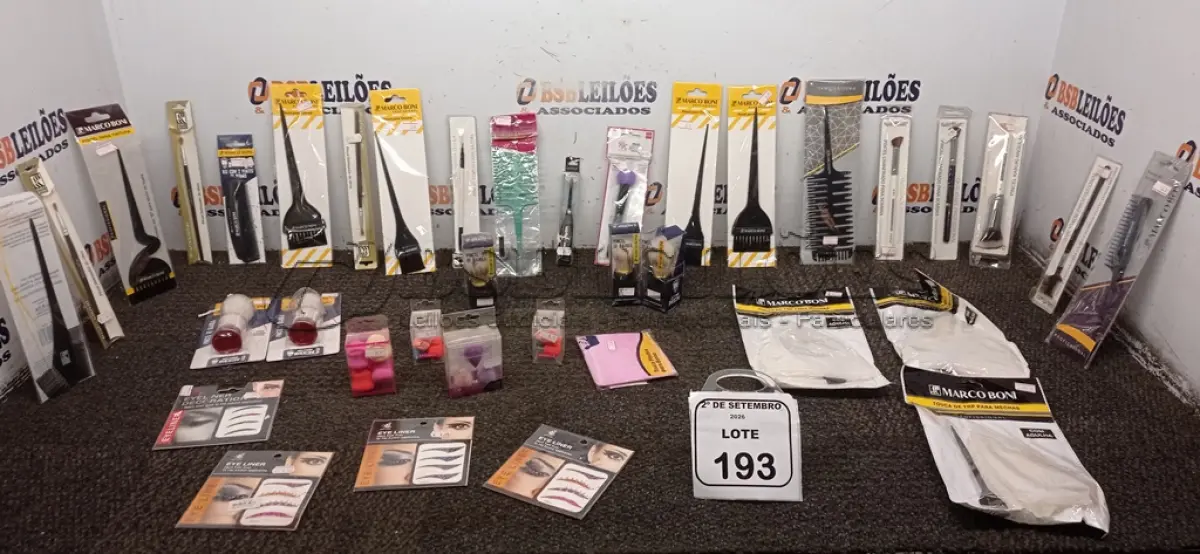 LOTE 193 - 01 LOTE COM UTENSÍLIOS DE HIGIENE E CUIDADOS PESSOAIS DIVERSOS. (NO ESTADO) ATENÇÃO! FAZER A VISITAÇÃO ANTES DE ARREMATAR, NÃO SABEMOS SE FUNCIONA, LEILÃO NÃO TEM GARANTIA E NEM DEVOLUÇÃO, SUJEITO A POSSÍVEIS AVARIAS VISÍVEIS/OCULTAS E/OU AUSÊNCIA DE COMPONENTES.