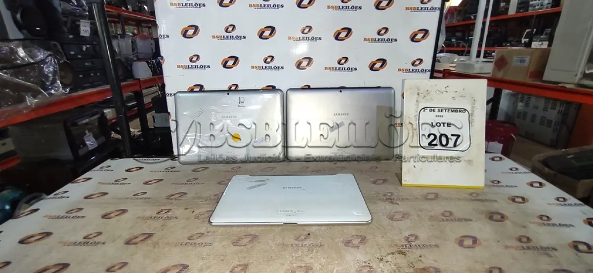LOTE 207 - 02 TABLETS MARCA SAMSUNG SEM FONTE. (NO ESTADO) ATENÇÃO! FAZER A VISITAÇÃO ANTES DE ARREMATAR, NÃO SABEMOS SE FUNCIONA, LEILÃO NÃO TEM GARANTIA E NEM DEVOLUÇÃO, SUJEITO A POSSÍVEIS AVARIAS VISÍVEIS/OCULTAS E/OU AUSÊNCIA DE COMPONENTES.