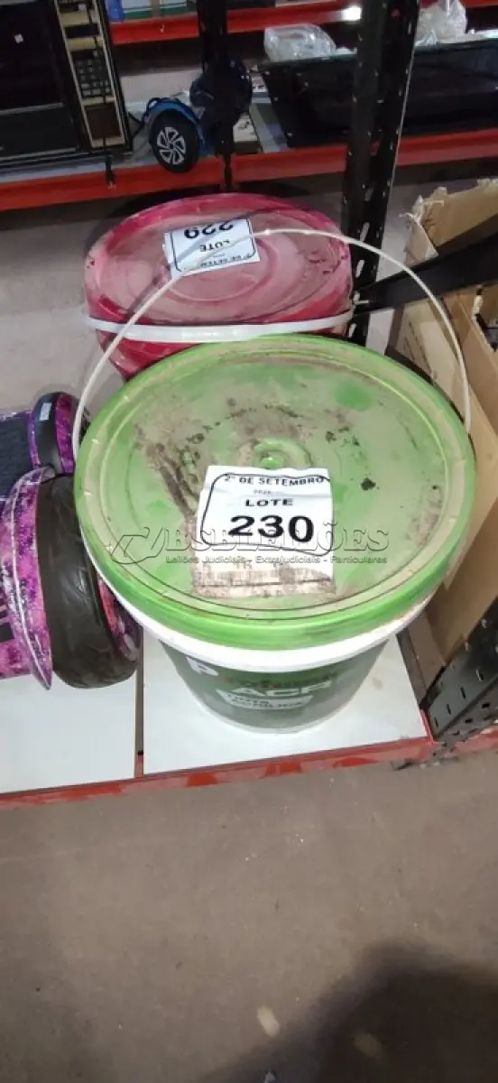 LOTE 230 - 01 BALDE DE TINTA ACRÍLICA NA COR PÊSSEGO FOSCO DE 18L MARCA PROFISSIONAL ACR. (NO ESTADO) ATENÇÃO! FAZER A VISITAÇÃO ANTES DE ARREMATAR, NÃO SABEMOS SE FUNCIONA, LEILÃO NÃO TEM GARANTIA E NEM DEVOLUÇÃO, SUJEITO A POSSÍVEIS AVARIAS VISÍVEIS/OCULTAS E/OU AUSÊNCIA DE COMPONENTES.