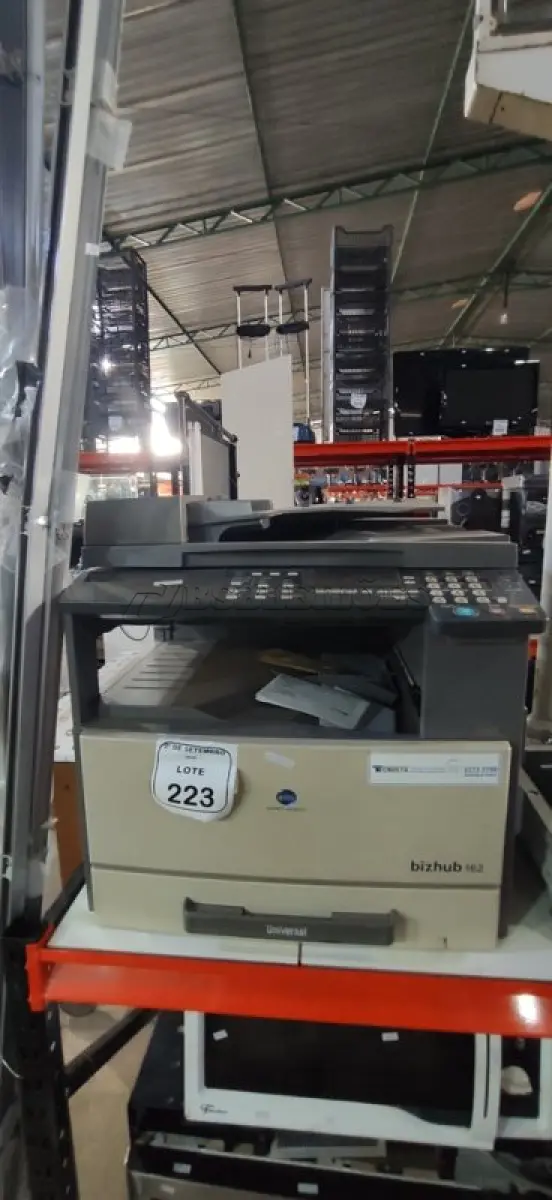 LOTE 223 - 01 IMPRESSORA MULTIFUNCIONAL MODELO BIZHUB 162 MARCA KONICA MINOLTA. (NO ESTADO) ATENÇÃO! FAZER A VISITAÇÃO ANTES DE ARREMATAR, NÃO SABEMOS SE FUNCIONA, LEILÃO NÃO TEM GARANTIA E NEM DEVOLUÇÃO, SUJEITO A POSSÍVEIS AVARIAS VISÍVEIS/OCULTAS E/OU AUSÊNCIA DE COMPONENTES.