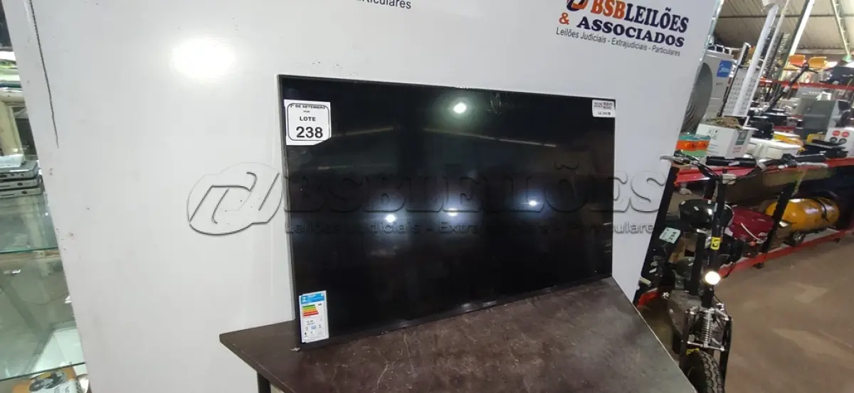 LOTE 238 - 01 TV 50’’ MARCA LG. (NO ESTADO) ATENÇÃO! FAZER A VISITAÇÃO ANTES DE ARREMATAR, NÃO SABEMOS SE FUNCIONA, LEILÃO NÃO TEM GARANTIA E NEM DEVOLUÇÃO, SUJEITO A POSSÍVEIS AVARIAS VISÍVEIS/OCULTAS E/OU AUSÊNCIA DE COMPONENTES.