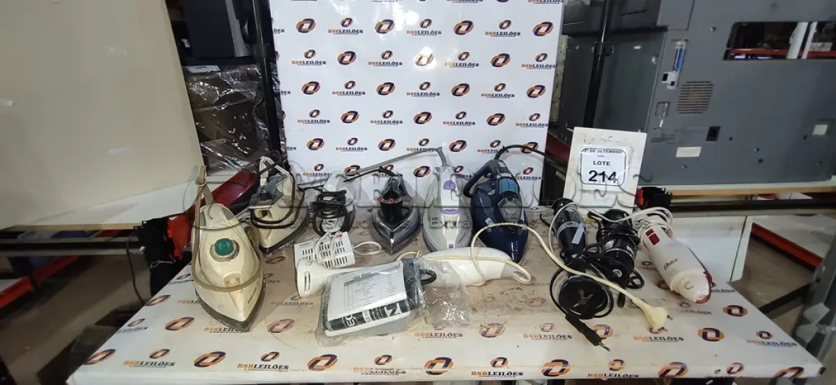 LOTE 214 - 01 MONITOR DE PRESSÃO ARTERIAL, 07 FERROS DE PASSAR E 04 MISTURADORES DE MARCAS E MODELOS DIVERSOS. (NO ESTADO) ATENÇÃO! FAZER A VISITAÇÃO ANTES DE ARREMATAR, NÃO SABEMOS SE FUNCIONA, LEILÃO NÃO TEM GARANTIA E NEM DEVOLUÇÃO, SUJEITO A POSSÍVEIS AVARIAS VISÍVEIS/OCULTAS E/OU AUSÊNCIA DE COMPONENTES.