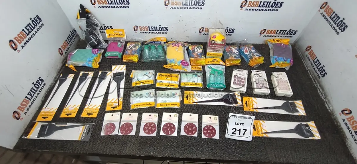 LOTE 217 - 01 LOTE COM UTENSÍLIOS DE HIGIENE E CUIDADOS PESSOAIS DIVERSOS. (NO ESTADO) ATENÇÃO! FAZER A VISITAÇÃO ANTES DE ARREMATAR, NÃO SABEMOS SE FUNCIONA, LEILÃO NÃO TEM GARANTIA E NEM DEVOLUÇÃO, SUJEITO A POSSÍVEIS AVARIAS VISÍVEIS/OCULTAS E/OU AUSÊNCIA DE COMPONENTES.