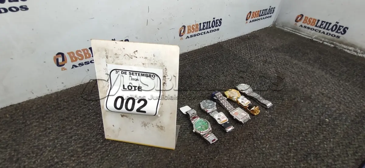 LOTE 002 - 05 RELÓGIOS DE PULSO DE MODELOS DIVERSOS. (NO ESTADO) ATENÇÃO! FAZER A VISITAÇÃO ANTES DE ARREMATAR, NÃO SABEMOS SE FUNCIONA, LEILÃO NÃO TEM GARANTIA E NEM DEVOLUÇÃO, SUJEITO A POSSÍVEIS AVARIAS VISÍVEIS/OCULTAS E/OU AUSÊNCIA DE COMPONENTES.