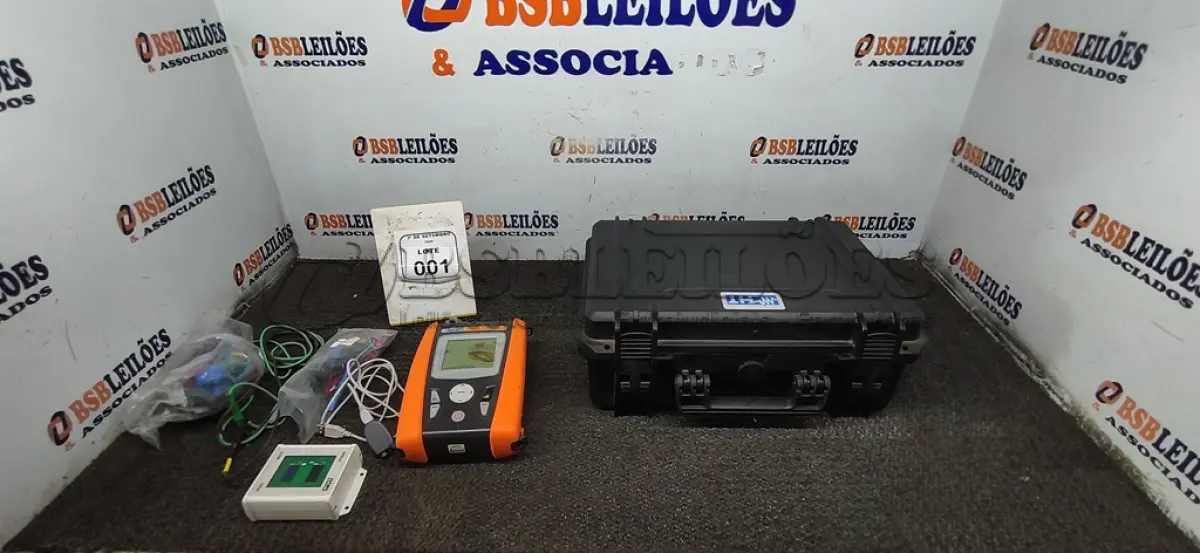 LOTE 001 - 01 TRAÇADOR CURVA IV 500W 1500V MARCA HT. (NO ESTADO) ATENÇÃO! FAZER A VISITAÇÃO ANTES DE ARREMATAR, NÃO SABEMOS SE FUNCIONA, LEILÃO NÃO TEM GARANTIA E NEM DEVOLUÇÃO, SUJEITO A POSSÍVEIS AVARIAS VISÍVEIS/OCULTAS E/OU AUSÊNCIA DE COMPONENTES.