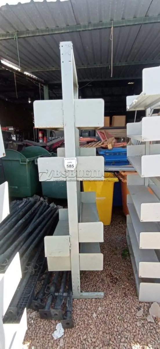 LOTE 585