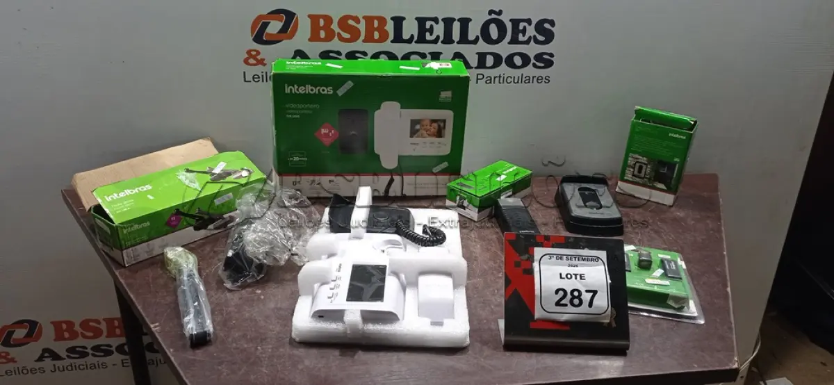 LOTE 287 - 01 VÍDEO PORTEIRO, 01 MODULO EXTERNO, 01 MOLA AÉREA, 01 FONTE AC/DC 12,8 VDC E 01 EXTENSOR DE VÍDEO HDMI MARCA INTELBRAS. (NO ESTADO) ATENÇÃO! FAZER A VISITAÇÃO ANTES DE ARREMATAR, NÃO SABEMOS SE FUNCIONA, LEILÃO NÃO TEM GARANTIA E NEM DEVOLUÇÃO, SUJEITO A POSSÍVEIS AVARIAS VISÍVEIS/OCULTAS E/OU AUSÊNCIA DE COMPONENTES.