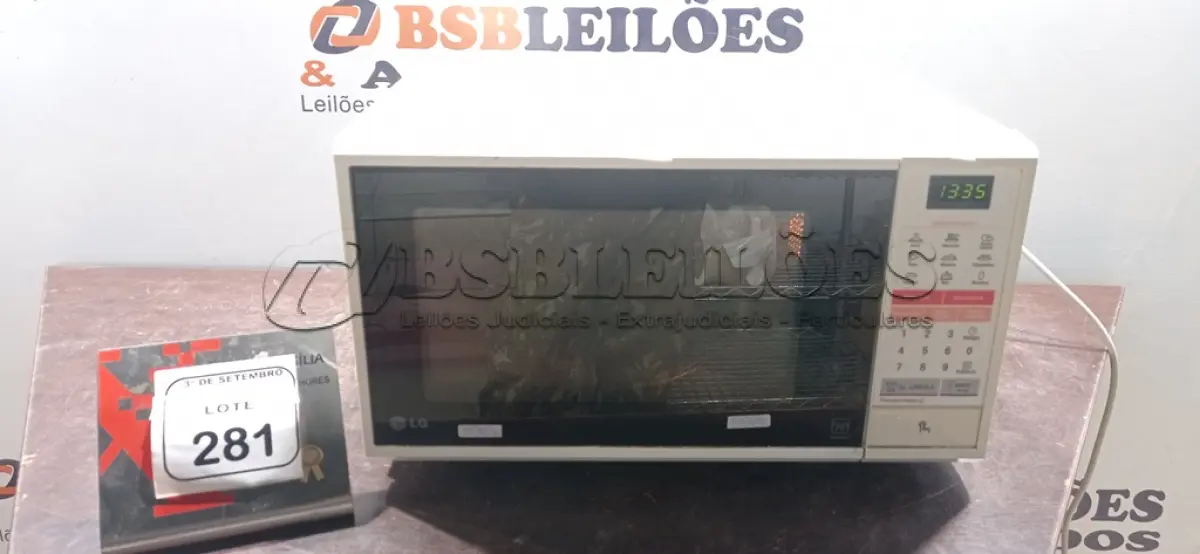 LOTE 281 - 01 MICRO-ONDAS 220V MARCA LG. (NO ESTADO) ATENÇÃO! FAZER A VISITAÇÃO ANTES DE ARREMATAR, NÃO SABEMOS SE FUNCIONA, LEILÃO NÃO TEM GARANTIA E NEM DEVOLUÇÃO, SUJEITO A POSSÍVEIS AVARIAS VISÍVEIS/OCULTAS E/OU AUSÊNCIA DE COMPONENTES.