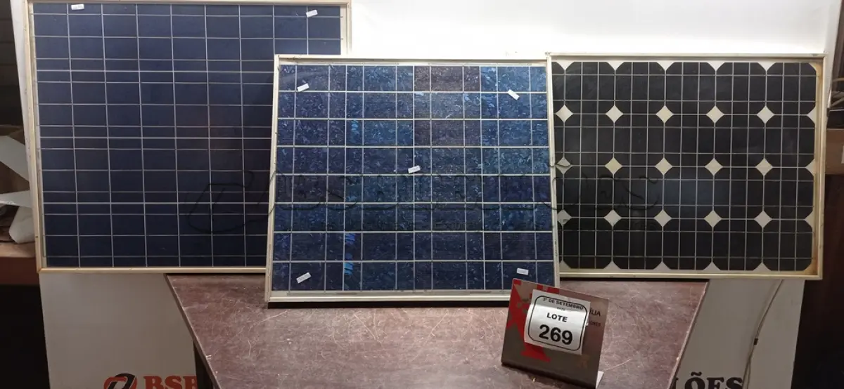 LOTE 269 - 03 PLACAS SOLARES COM 03 CONTROLADORES DE CARGA. (NO ESTADO) ATENÇÃO! FAZER A VISITAÇÃO ANTES DE ARREMATAR, NÃO SABEMOS SE FUNCIONA, LEILÃO NÃO TEM GARANTIA E NEM DEVOLUÇÃO, SUJEITO A POSSÍVEIS AVARIAS VISÍVEIS/OCULTAS E/OU AUSÊNCIA DE COMPONENTES.