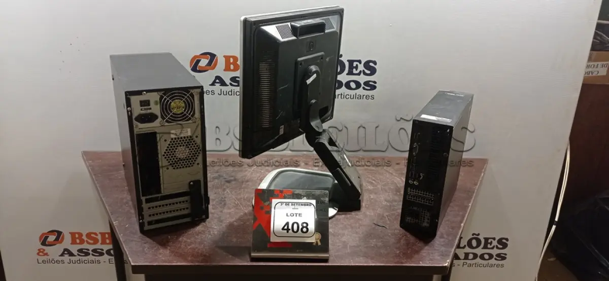 LOTE 408 - 02 CPUS E 01 MONITOR MARCA HP. (NO ESTADO) ATENÇÃO! FAZER A VISITAÇÃO ANTES DE ARREMATAR, NÃO SABEMOS SE FUNCIONA, LEILÃO NÃO TEM GARANTIA E NEM DEVOLUÇÃO, SUJEITO A POSSÍVEIS AVARIAS VISÍVEIS/OCULTAS E/OU AUSÊNCIA DE COMPONENTES.