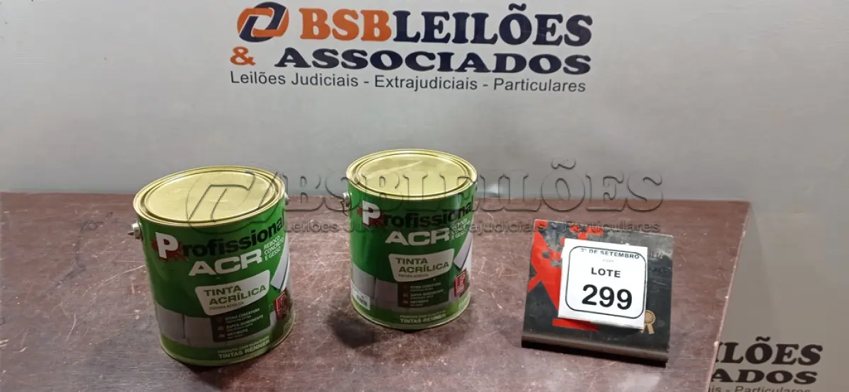 LOTE 299 - 02 LATAS DE TINTA ACRÍLICA DE 3,6L NA COR LUAR DO SERTÃO FOSCO MARCA PROFISSIONAL ACR. (NO ESTADO) ATENÇÃO! FAZER A VISITAÇÃO ANTES DE ARREMATAR, NÃO SABEMOS SE FUNCIONA, LEILÃO NÃO TEM GARANTIA E NEM DEVOLUÇÃO, SUJEITO A POSSÍVEIS AVARIAS VISÍVEIS/OCULTAS E/OU AUSÊNCIA DE COMPONENTES.