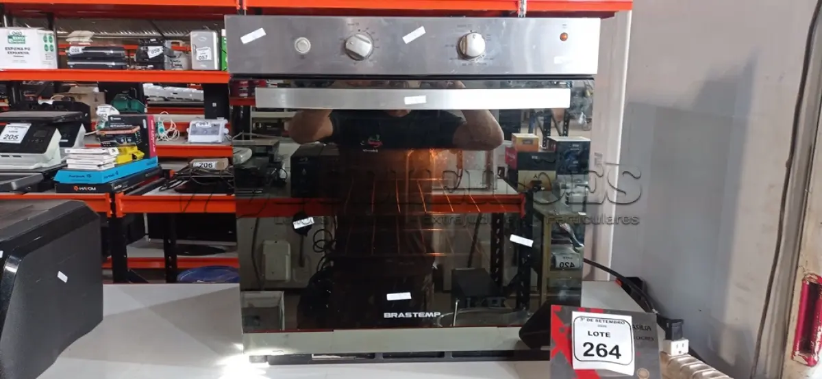 LOTE 264 - 01 FORNO DE EMBUTIR MARCA BRASTEMP. (NO ESTADO) ATENÇÃO! FAZER A VISITAÇÃO ANTES DE ARREMATAR, NÃO SABEMOS SE FUNCIONA, LEILÃO NÃO TEM GARANTIA E NEM DEVOLUÇÃO, SUJEITO A POSSÍVEIS AVARIAS VISÍVEIS/OCULTAS E/OU AUSÊNCIA DE COMPONENTES.