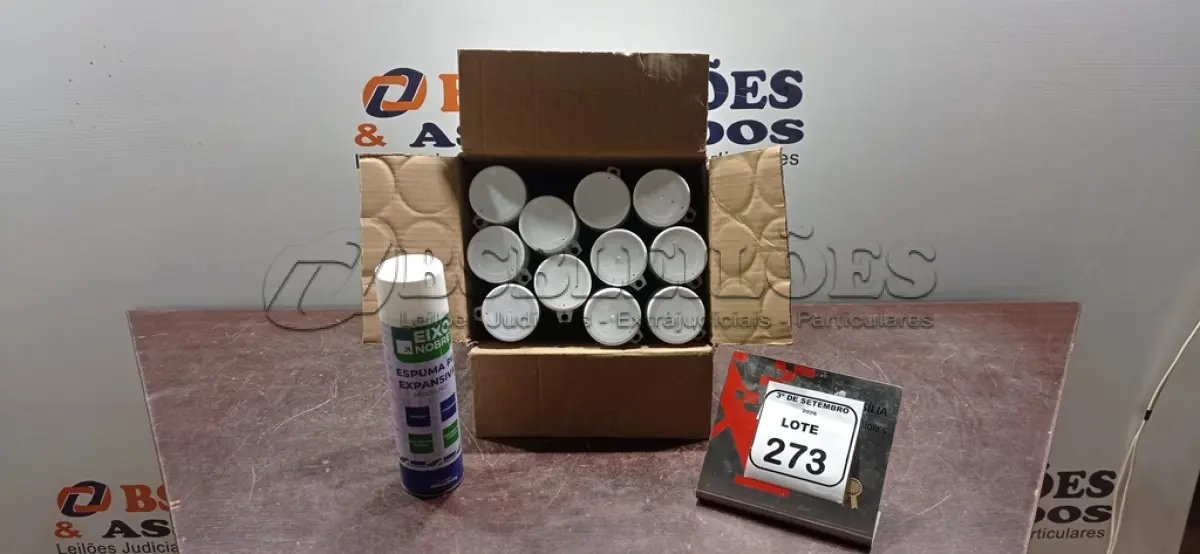 LOTE 273 - 12 UNIDADES DE ESPUMA PU EXPANSIVA DE 500ML CADA MARCA EIXO NOBRE. (NO ESTADO) ATENÇÃO! FAZER A VISITAÇÃO ANTES DE ARREMATAR, NÃO SABEMOS SE FUNCIONA, LEILÃO NÃO TEM GARANTIA E NEM DEVOLUÇÃO, SUJEITO A POSSÍVEIS AVARIAS VISÍVEIS/OCULTAS E/OU AUSÊNCIA DE COMPONENTES.