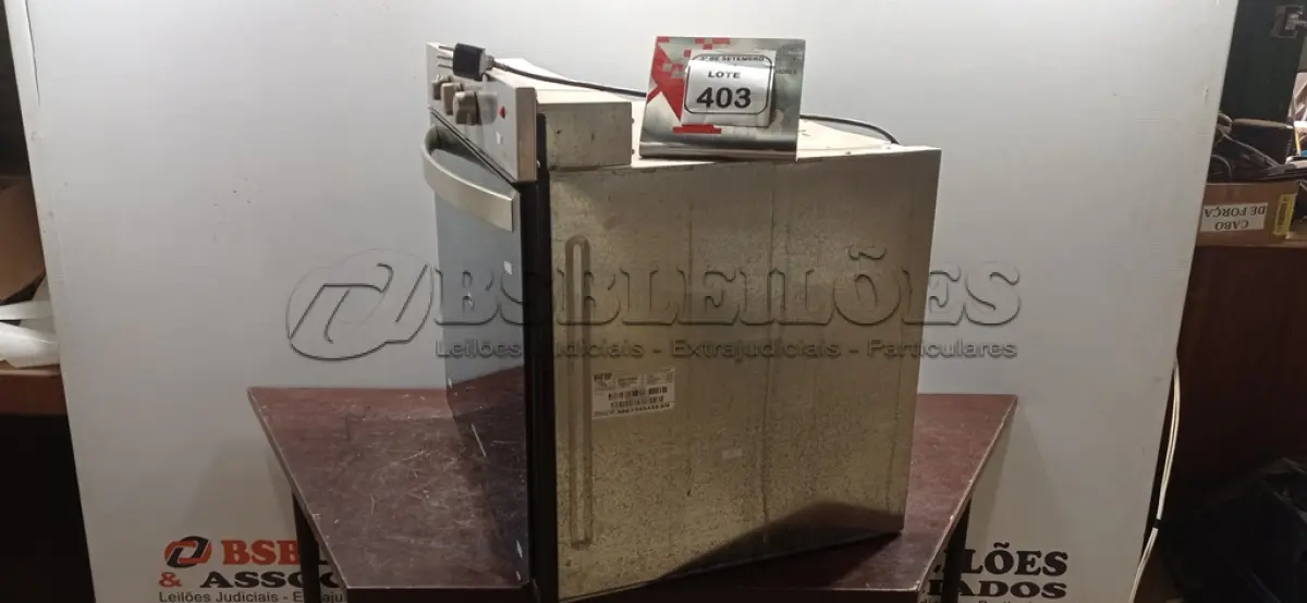 LOTE 403 - 01 FORNO DE EMBUTIR MARCA BRASTEMP. (NO ESTADO) ATENÇÃO! FAZER A VISITAÇÃO ANTES DE ARREMATAR, NÃO SABEMOS SE FUNCIONA, LEILÃO NÃO TEM GARANTIA E NEM DEVOLUÇÃO, SUJEITO A POSSÍVEIS AVARIAS VISÍVEIS/OCULTAS E/OU AUSÊNCIA DE COMPONENTES.