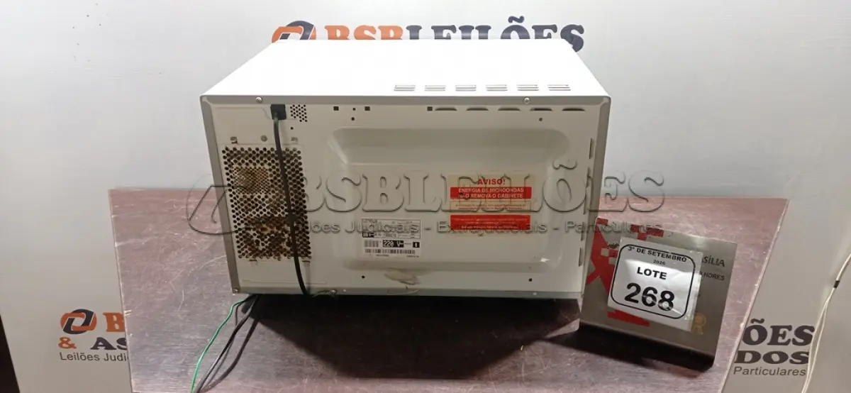 LOTE 268 - 01 MICRO-ONDAS MARCA ELECTROLUX. (NO ESTADO) ATENÇÃO! FAZER A VISITAÇÃO ANTES DE ARREMATAR, NÃO SABEMOS SE FUNCIONA, LEILÃO NÃO TEM GARANTIA E NEM DEVOLUÇÃO, SUJEITO A POSSÍVEIS AVARIAS VISÍVEIS/OCULTAS E/OU AUSÊNCIA DE COMPONENTES.
