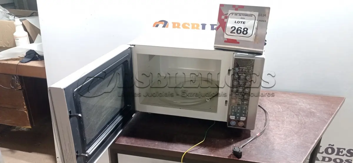 LOTE 268 - 01 MICRO-ONDAS MARCA ELECTROLUX. (NO ESTADO) ATENÇÃO! FAZER A VISITAÇÃO ANTES DE ARREMATAR, NÃO SABEMOS SE FUNCIONA, LEILÃO NÃO TEM GARANTIA E NEM DEVOLUÇÃO, SUJEITO A POSSÍVEIS AVARIAS VISÍVEIS/OCULTAS E/OU AUSÊNCIA DE COMPONENTES.