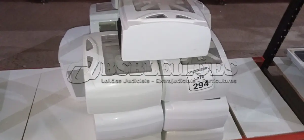 LOTE 294 - 12 DISPENSES DE PAPEL. (NO ESTADO) ATENÇÃO! FAZER A VISITAÇÃO ANTES DE ARREMATAR, NÃO SABEMOS SE FUNCIONA, LEILÃO NÃO TEM GARANTIA E NEM DEVOLUÇÃO, SUJEITO A POSSÍVEIS AVARIAS VISÍVEIS/OCULTAS E/OU AUSÊNCIA DE COMPONENTES.