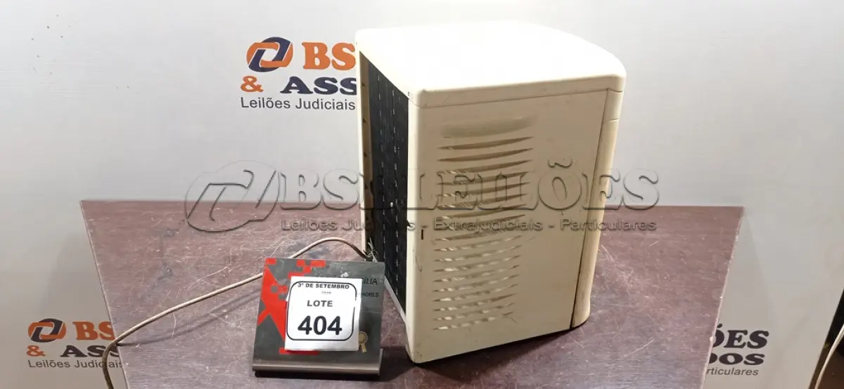 LOTE 404 - 01 BEBEDOURO PARA GARRAFÃO MARCA IBBL. (NO ESTADO) ATENÇÃO! FAZER A VISITAÇÃO ANTES DE ARREMATAR, NÃO SABEMOS SE FUNCIONA, LEILÃO NÃO TEM GARANTIA E NEM DEVOLUÇÃO, SUJEITO A POSSÍVEIS AVARIAS VISÍVEIS/OCULTAS E/OU AUSÊNCIA DE COMPONENTES.