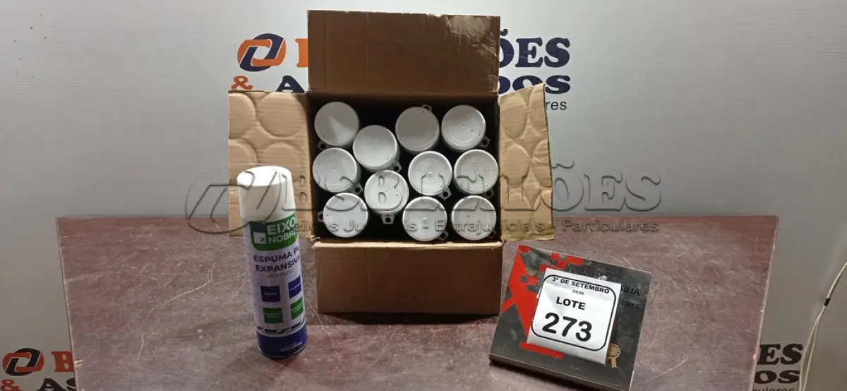 LOTE 273 - 12 UNIDADES DE ESPUMA PU EXPANSIVA DE 500ML CADA MARCA EIXO NOBRE. (NO ESTADO) ATENÇÃO! FAZER A VISITAÇÃO ANTES DE ARREMATAR, NÃO SABEMOS SE FUNCIONA, LEILÃO NÃO TEM GARANTIA E NEM DEVOLUÇÃO, SUJEITO A POSSÍVEIS AVARIAS VISÍVEIS/OCULTAS E/OU AUSÊNCIA DE COMPONENTES.