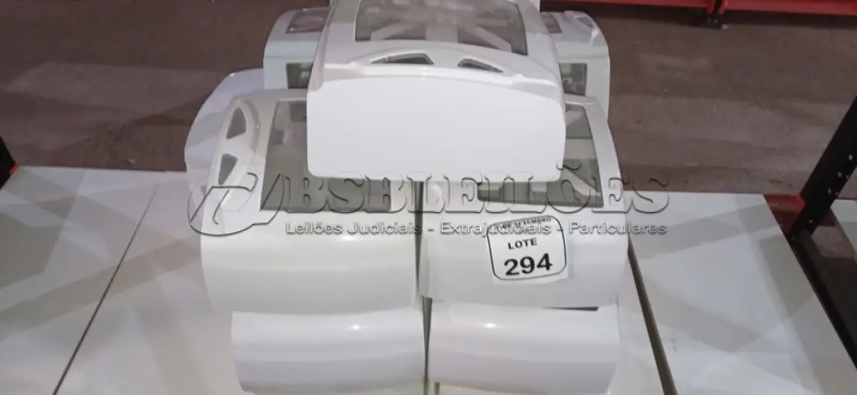 LOTE 294 - 12 DISPENSES DE PAPEL. (NO ESTADO) ATENÇÃO! FAZER A VISITAÇÃO ANTES DE ARREMATAR, NÃO SABEMOS SE FUNCIONA, LEILÃO NÃO TEM GARANTIA E NEM DEVOLUÇÃO, SUJEITO A POSSÍVEIS AVARIAS VISÍVEIS/OCULTAS E/OU AUSÊNCIA DE COMPONENTES.