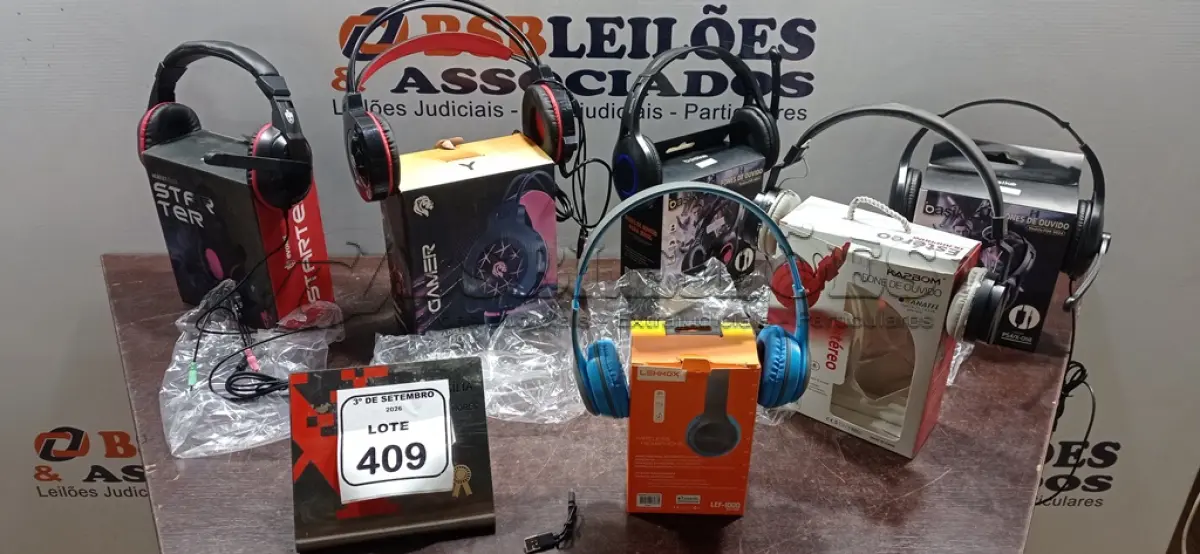 LOTE 409 - 06 HEADPHONES GAMERS DE MARCA E MODELOS DIVERSOS. (NO ESTADO) ATENÇÃO! FAZER A VISITAÇÃO ANTES DE ARREMATAR, NÃO SABEMOS SE FUNCIONA, LEILÃO NÃO TEM GARANTIA E NEM DEVOLUÇÃO, SUJEITO A POSSÍVEIS AVARIAS VISÍVEIS/OCULTAS E/OU AUSÊNCIA DE COMPONENTES.