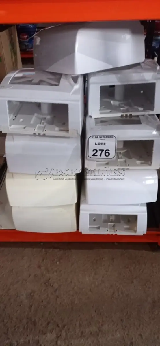 LOTE 276 - 15 DISPENSES DE PAPEL. (NO ESTADO) ATENÇÃO! FAZER A VISITAÇÃO ANTES DE ARREMATAR, NÃO SABEMOS SE FUNCIONA, LEILÃO NÃO TEM GARANTIA E NEM DEVOLUÇÃO, SUJEITO A POSSÍVEIS AVARIAS VISÍVEIS/OCULTAS E/OU AUSÊNCIA DE COMPONENTES.