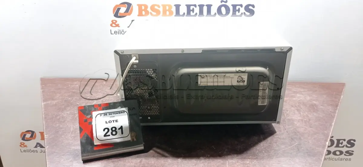 LOTE 281 - 01 MICRO-ONDAS 220V MARCA LG. (NO ESTADO) ATENÇÃO! FAZER A VISITAÇÃO ANTES DE ARREMATAR, NÃO SABEMOS SE FUNCIONA, LEILÃO NÃO TEM GARANTIA E NEM DEVOLUÇÃO, SUJEITO A POSSÍVEIS AVARIAS VISÍVEIS/OCULTAS E/OU AUSÊNCIA DE COMPONENTES.