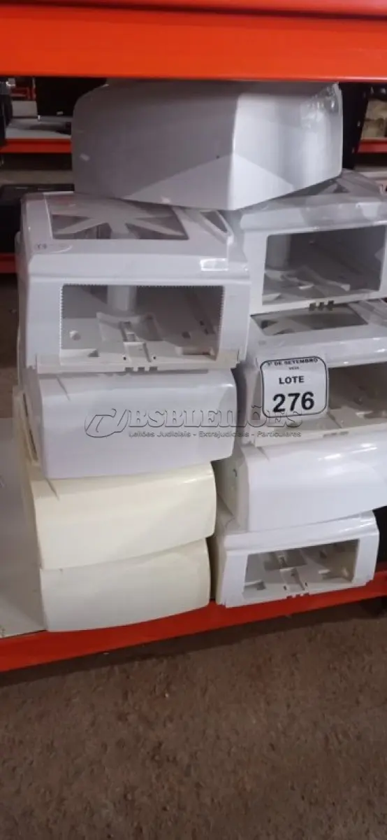 LOTE 276 - 15 DISPENSES DE PAPEL. (NO ESTADO) ATENÇÃO! FAZER A VISITAÇÃO ANTES DE ARREMATAR, NÃO SABEMOS SE FUNCIONA, LEILÃO NÃO TEM GARANTIA E NEM DEVOLUÇÃO, SUJEITO A POSSÍVEIS AVARIAS VISÍVEIS/OCULTAS E/OU AUSÊNCIA DE COMPONENTES.