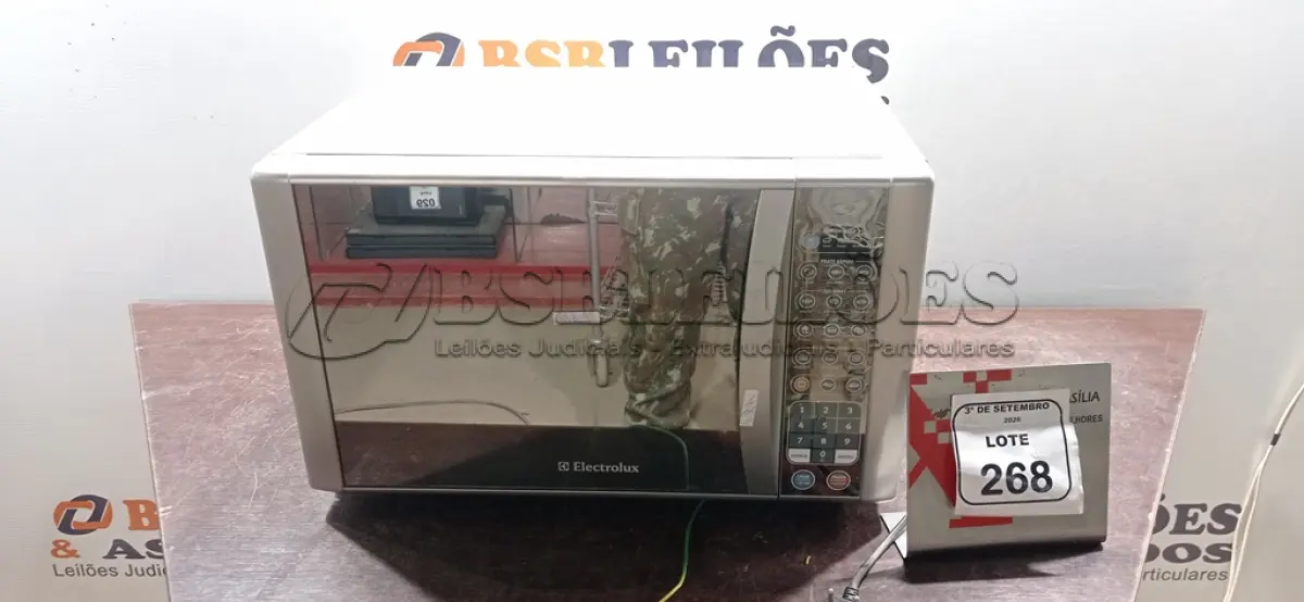 LOTE 268 - 01 MICRO-ONDAS MARCA ELECTROLUX. (NO ESTADO) ATENÇÃO! FAZER A VISITAÇÃO ANTES DE ARREMATAR, NÃO SABEMOS SE FUNCIONA, LEILÃO NÃO TEM GARANTIA E NEM DEVOLUÇÃO, SUJEITO A POSSÍVEIS AVARIAS VISÍVEIS/OCULTAS E/OU AUSÊNCIA DE COMPONENTES.