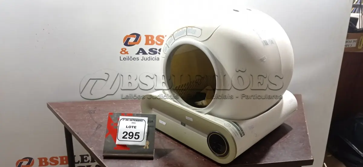 LOTE 295 - 01 CAIXA DE AREIA AUTOMÁTICA E AUTO LIMPANTE PARA GATOS. (NO ESTADO) ATENÇÃO! FAZER A VISITAÇÃO ANTES DE ARREMATAR, NÃO SABEMOS SE FUNCIONA, LEILÃO NÃO TEM GARANTIA E NEM DEVOLUÇÃO, SUJEITO A POSSÍVEIS AVARIAS VISÍVEIS/OCULTAS E/OU AUSÊNCIA DE COMPONENTES.