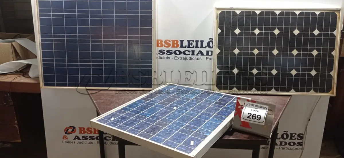 LOTE 269 - 03 PLACAS SOLARES COM 03 CONTROLADORES DE CARGA. (NO ESTADO) ATENÇÃO! FAZER A VISITAÇÃO ANTES DE ARREMATAR, NÃO SABEMOS SE FUNCIONA, LEILÃO NÃO TEM GARANTIA E NEM DEVOLUÇÃO, SUJEITO A POSSÍVEIS AVARIAS VISÍVEIS/OCULTAS E/OU AUSÊNCIA DE COMPONENTES.