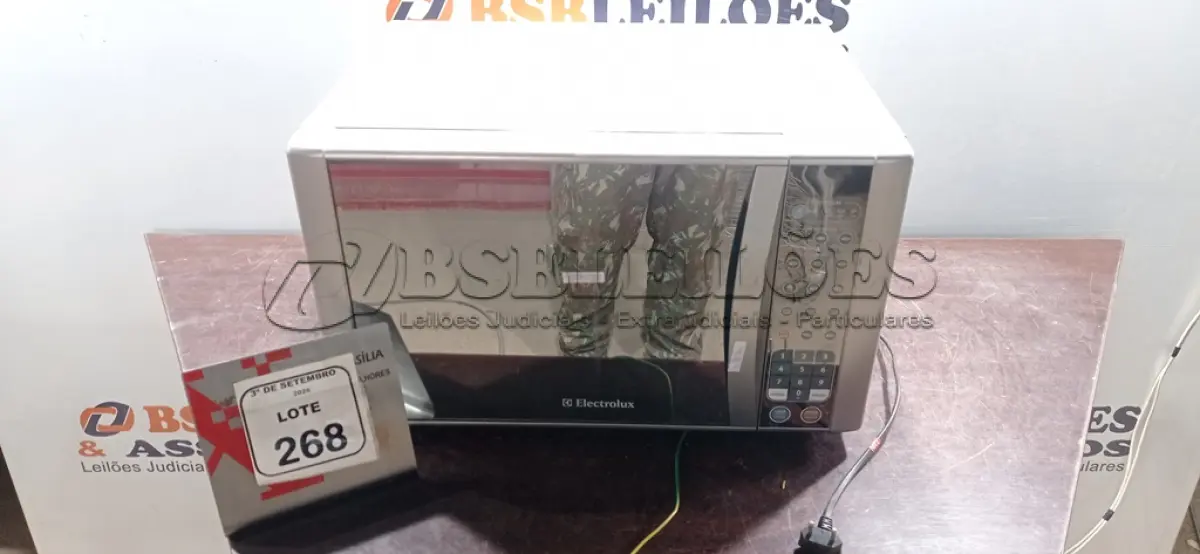 LOTE 268 - 01 MICRO-ONDAS MARCA ELECTROLUX. (NO ESTADO) ATENÇÃO! FAZER A VISITAÇÃO ANTES DE ARREMATAR, NÃO SABEMOS SE FUNCIONA, LEILÃO NÃO TEM GARANTIA E NEM DEVOLUÇÃO, SUJEITO A POSSÍVEIS AVARIAS VISÍVEIS/OCULTAS E/OU AUSÊNCIA DE COMPONENTES.