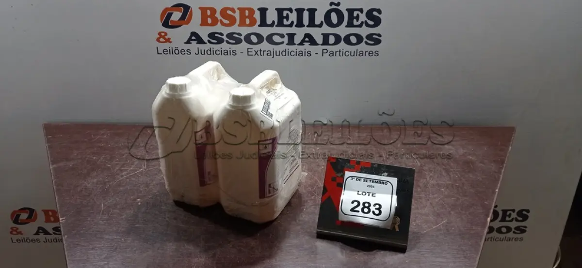 LOTE 283 - 02 GALÕES DE REMOVEDOR DE CERA E ACABAMENTO DE ALTA PERFORMANCE DE 5L CADA MARCA SPARTAN. (NO ESTADO) ATENÇÃO! FAZER A VISITAÇÃO ANTES DE ARREMATAR, NÃO SABEMOS SE FUNCIONA, LEILÃO NÃO TEM GARANTIA E NEM DEVOLUÇÃO, SUJEITO A POSSÍVEIS AVARIAS VISÍVEIS/OCULTAS E/OU AUSÊNCIA DE COMPONENTES.
