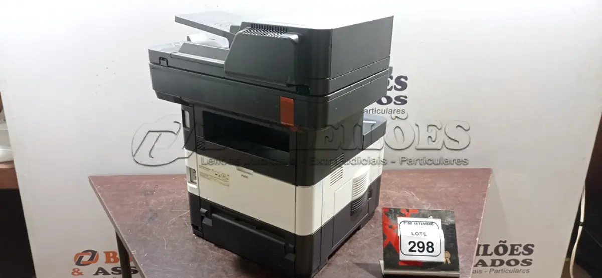 LOTE 298 - 01 IMPRESSORA MULTIFUNCIONAL MODELO M3040IDN MARCA KYOCERA. (NO ESTADO) ATENÇÃO! FAZER A VISITAÇÃO ANTES DE ARREMATAR, NÃO SABEMOS SE FUNCIONA, LEILÃO NÃO TEM GARANTIA E NEM DEVOLUÇÃO, SUJEITO A POSSÍVEIS AVARIAS VISÍVEIS/OCULTAS E/OU AUSÊNCIA DE COMPONENTES.